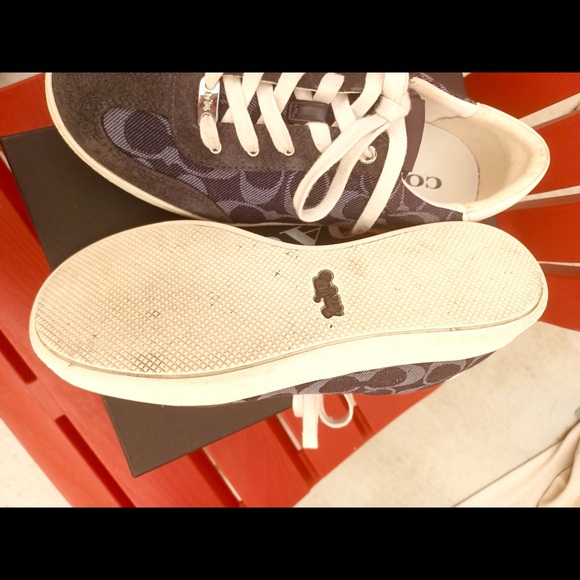 Coach Signature Denim Sneaker with Suede Trim. - Picture 4 of 4